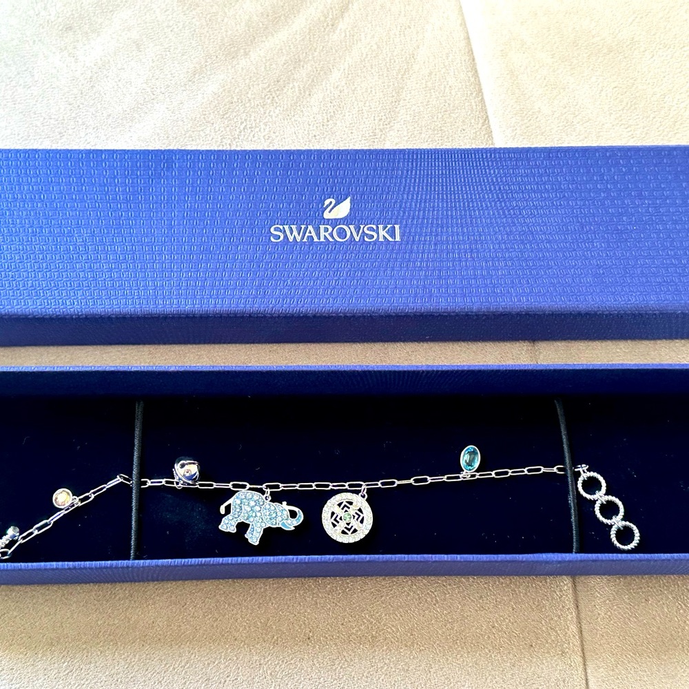 New- Swarovski Symbolic Collection Elephant Charm bracelet - great gift